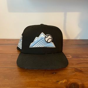 Rockies new era side patch never worn 7 1/4